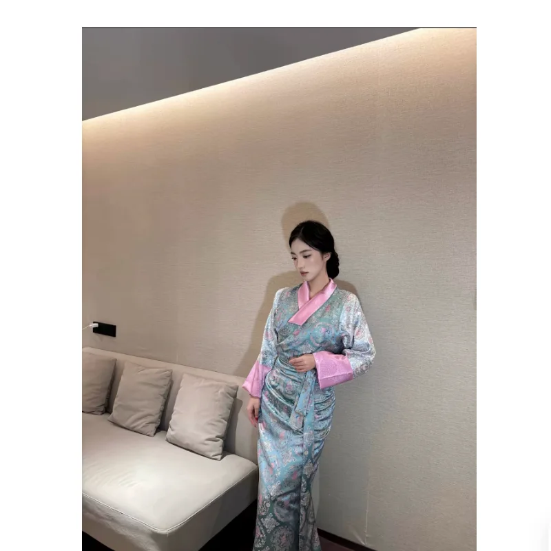 Chinese Tibetan Bola Dress Women's Summer Xizang Dress
Chinese Tibetan Bola Dress Women's Summer Xizang Dress