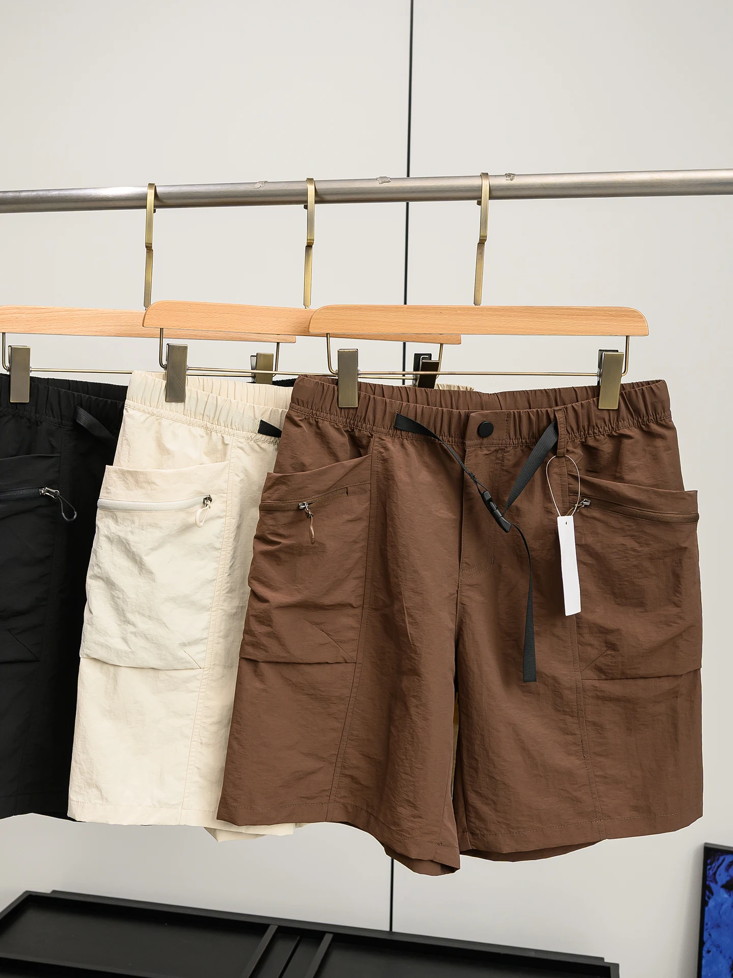 Adjustable Buckle Outdoor Casual Shorts for Men Spring Summer Multpocket Workwear Pure Color Standard Fit Chinese Brand
Adjustable Buckle Outdoor Casual Shorts for Men Spring Summer Multpocket Workwear Pure Color Standard Fit Chinese Brand