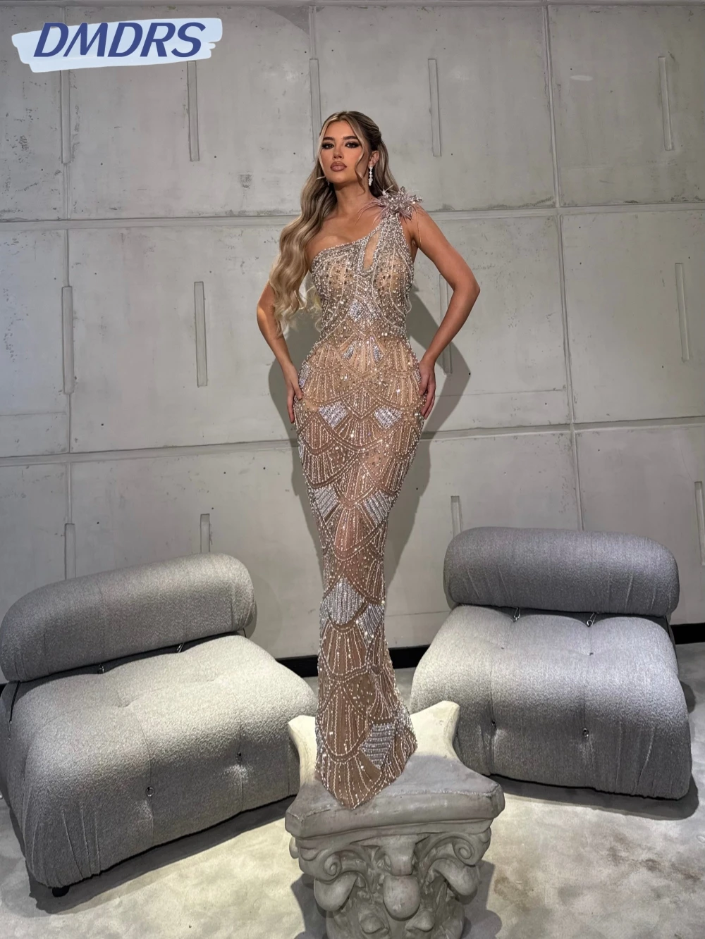 2026 New Exquisite Beaded Crystal Evening Dress Illusion One Shoulder Wedding Party Gown Customized Charming Prom Dresses
2026 New Exquisite Beaded Crystal Evening Dress Illusion One Shoulder Wedding Party Gown Customized Charming Prom Dresses