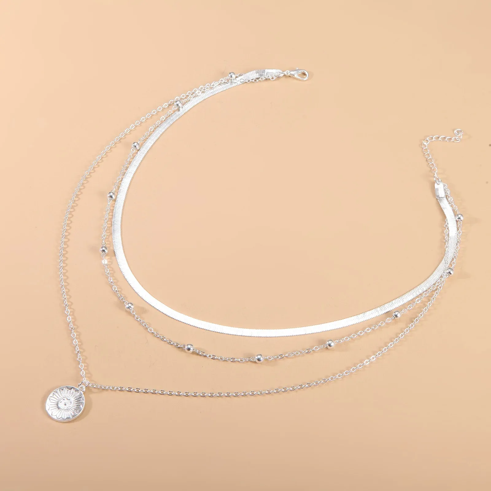 Women's diamond lotus multi-layer necklace simple and elegant style suitable for daily wear
Women's diamond lotus multi-layer necklace simple and elegant style suitable for daily wear