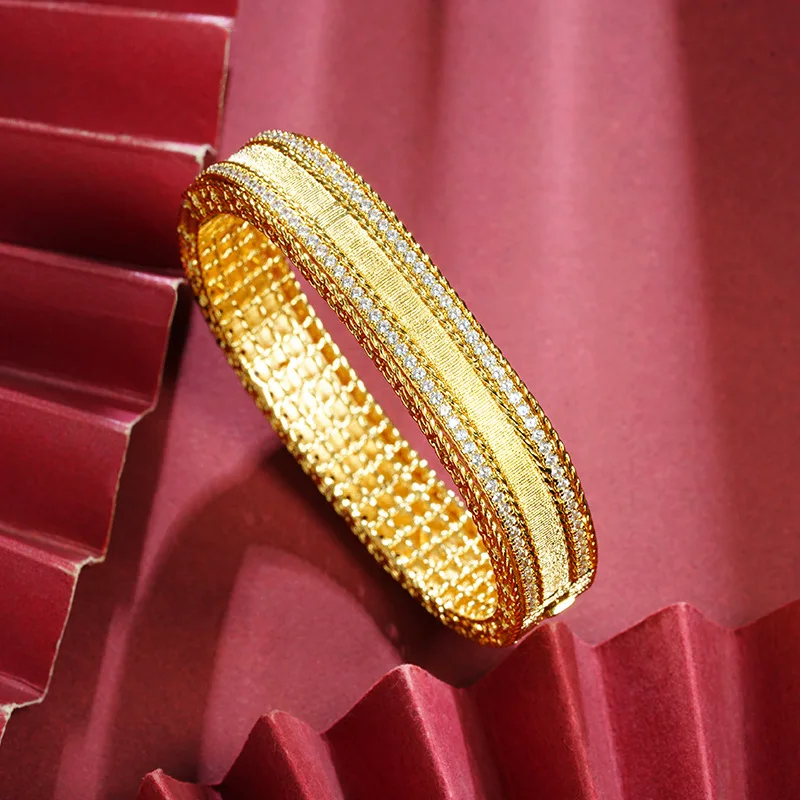 Роскошный женский браслет из чистого золота 9999 карат с геометрической пряжкой Quartet 
Роскошный женский браслет из чистого золота 9999 карат с геометрической пряжкой Quartet