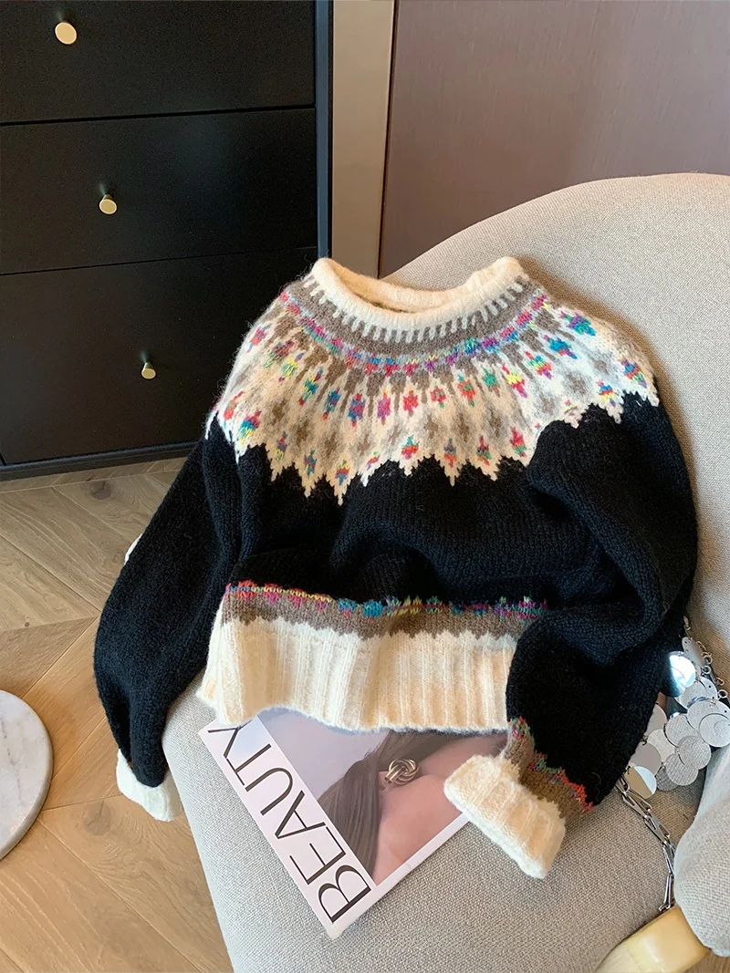 Retro Color Block Knitted Sweater Women's Winter New Design Loose Soft Warm Knitwear round Neck Long Sleeve Straight Fit Top
Retro Color Block Knitted Sweater Women's Winter New Design Loose Soft Warm Knitwear round Neck Long Sleeve Straight Fit Top