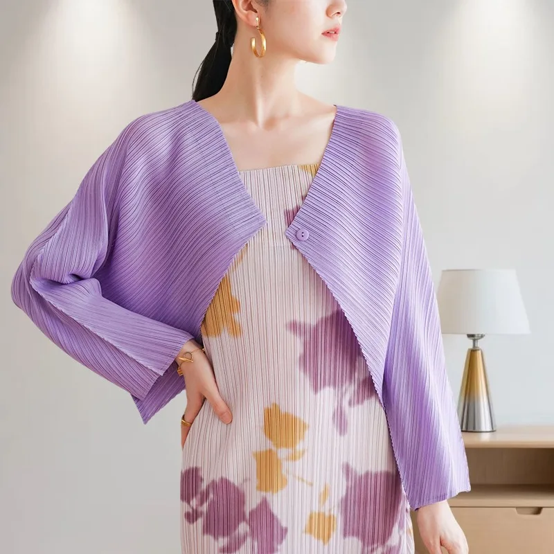 Miyake New Irregular Bat Sleeve Cardigan Jacket One Button Long-sleeved Women's Tops Shawl Simple Casual Large Elasticity 2025
Miyake New Irregular Bat Sleeve Cardigan Jacket One Button Long-sleeved Women's Tops Shawl Simple Casual Large Elasticity 2025