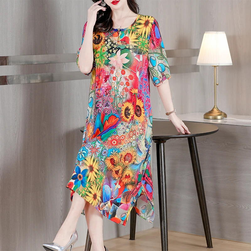 2023 Summer New Silk Dress Covers the Stomach and Shows Thin Flower Print Big Brand Silk Short Sleeve Skirt
2023 Summer New Silk Dress Covers the Stomach and Shows Thin Flower Print Big Brand Silk Short Sleeve Skirt