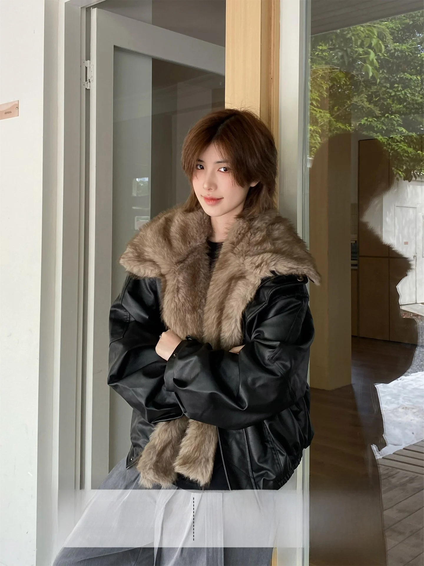 Ja Thiened Motorcycle Jaet with Detachable Fur Collar ex Retro Sle Winter Outerwear for Men And Women
Ja Thiened Motorcycle Jaet with Detachable Fur Collar ex Retro Sle Winter Outerwear for Men And Women