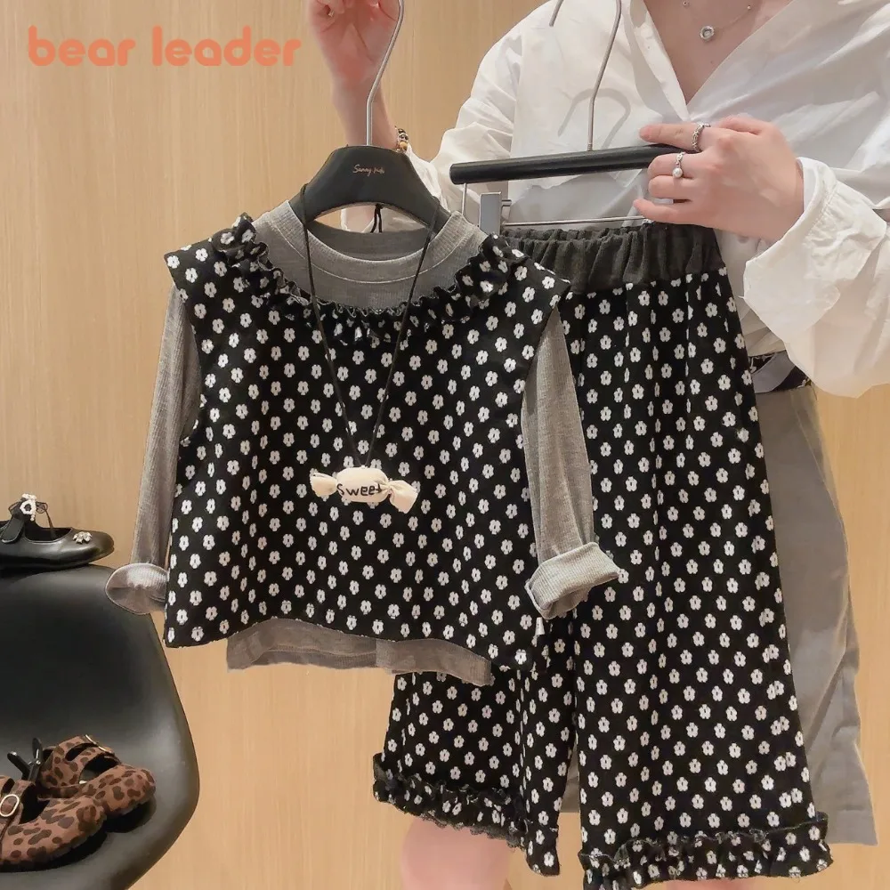 Осенняя повседневная детская одежда Bear Leader, однотонная базовая рубашка с длинными рукавами и принтом в горошек для девочек + жилет + брюки, комплект из трех предметов
Осенняя повседневная детская одежда Bear Leader, однотонная базовая рубашка с длинными рукавами и принтом в горошек для девочек + жилет + брюки, комплект из трех предметов