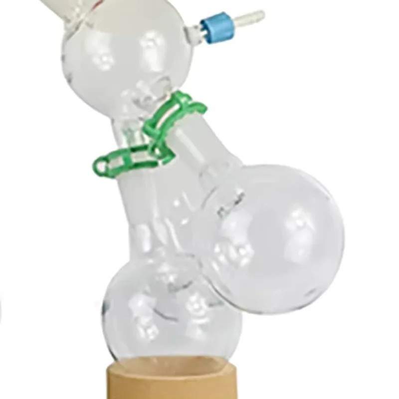 Набор для дистилляции с коротким путем из стекла LAB 2L 5L в продаже
Набор для дистилляции с коротким путем из стекла LAB 2L 5L в продаже