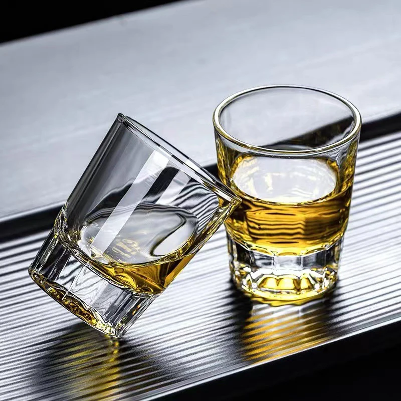 80 мл/90 мл/71 мл роскошная чашка Baijiu с толстым дном, маленький бокал для вина, прозрачный бокал для водки, классическая чашка для духов, стеклянная посуда для водки
80 мл/90 мл/71 мл роскошная чашка Baijiu с толстым дном, маленький бокал для вина, прозрачный бокал для водки, классическая чашка для духов, стеклянная посуда для водки