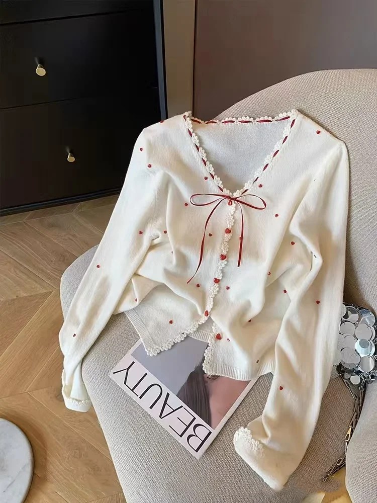 Love Single Breasted Bow Tie Milk White Knitted Cardigan Women's Spring Autumn New Style Gentle Western V-neck Sweater Top
Love Single Breasted Bow Tie Milk White Knitted Cardigan Women's Spring Autumn New Style Gentle Western V-neck Sweater Top