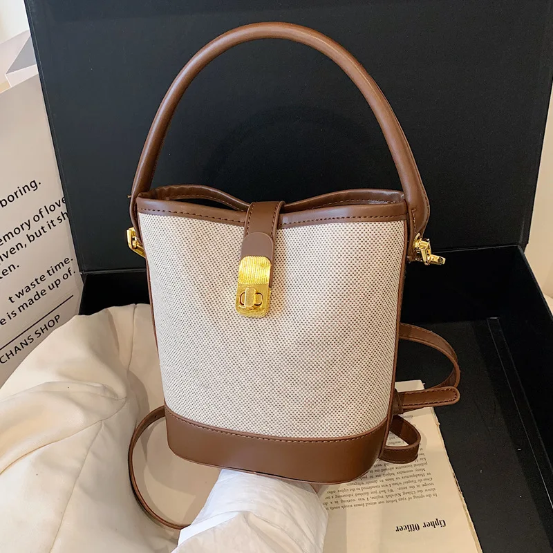 Fashionable Plain PU Leather Handbag Casual Versatile Shoulder Bag with Adjustable Strap Simple Bucket Bag for Daily Life
Fashionable Plain PU Leather Handbag Casual Versatile Shoulder Bag with Adjustable Strap Simple Bucket Bag for Daily Life