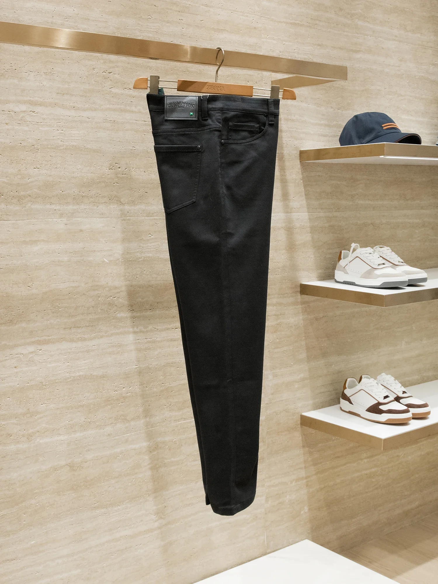 Classic mulberry acetate silk cool and comfortable men's thin slim straight casual jeans
Classic mulberry acetate silk cool and comfortable men's thin slim straight casual jeans