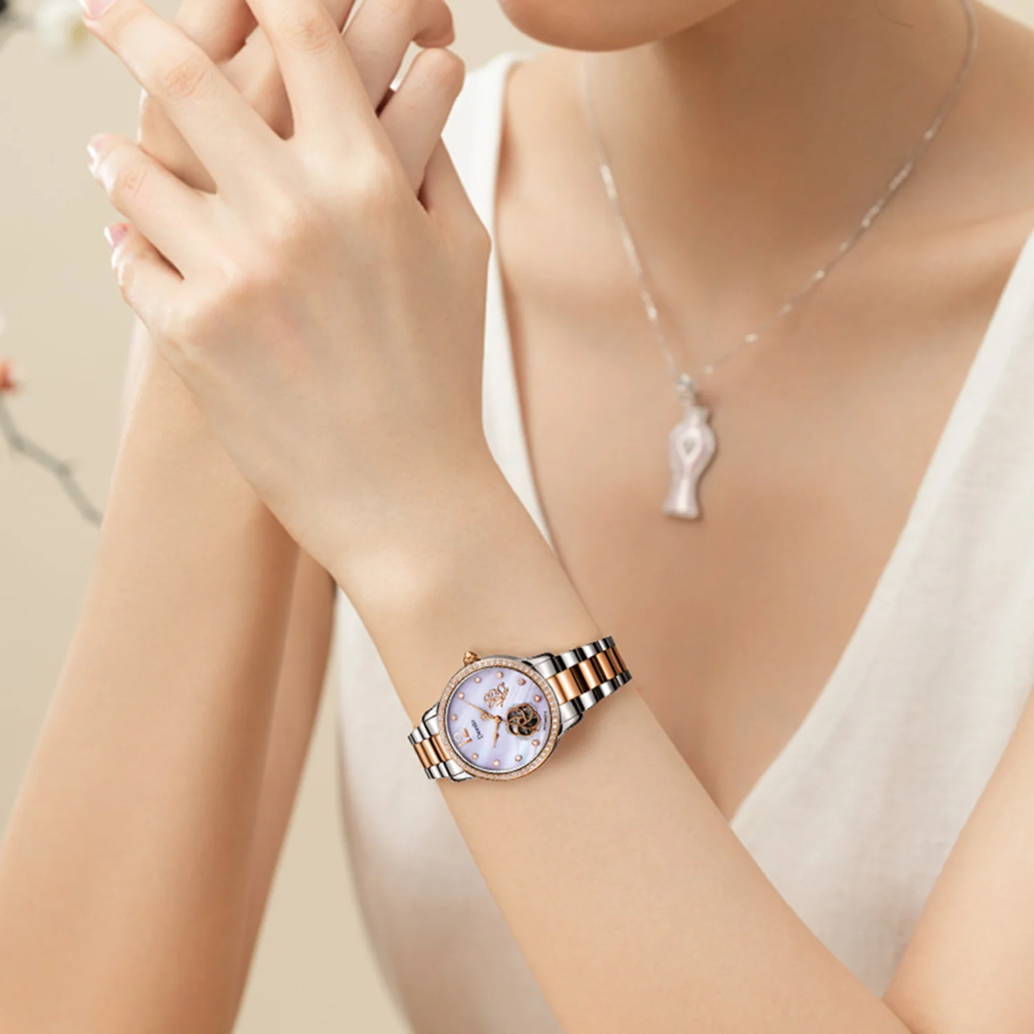 Deesio Women Automatic Mechanical Watch Skeleton Dial Stainless Steel Case Band Butterfly 50M Waterproof Luxury Watch Gift
Deesio Women Automatic Mechanical Watch Skeleton Dial Stainless Steel Case Band Butterfly 50M Waterproof Luxury Watch Gift