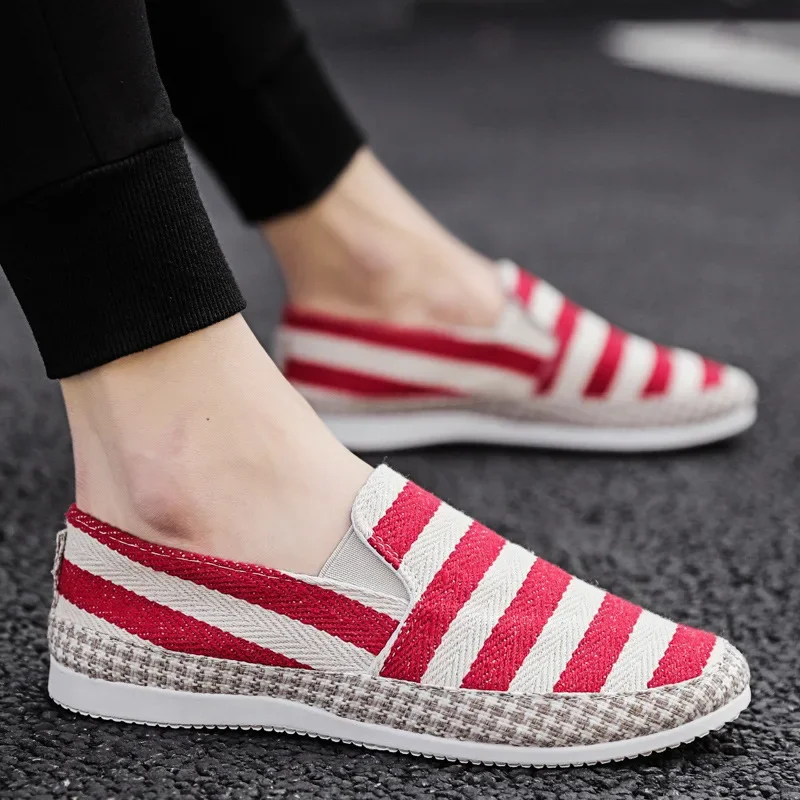 Мужские легкие дышащие туфли без шнуровки для вождения, стильная парусиновая обувь в стиле пэчворк, мужские лоферы, повседневные эспадрильи на низком ходу на плоской подошве
Мужские легкие дышащие туфли без шнуровки для вождения, стильная парусиновая обувь в стиле пэчворк, мужские лоферы, повседневные эспадрильи на низком ходу на плоской подошве