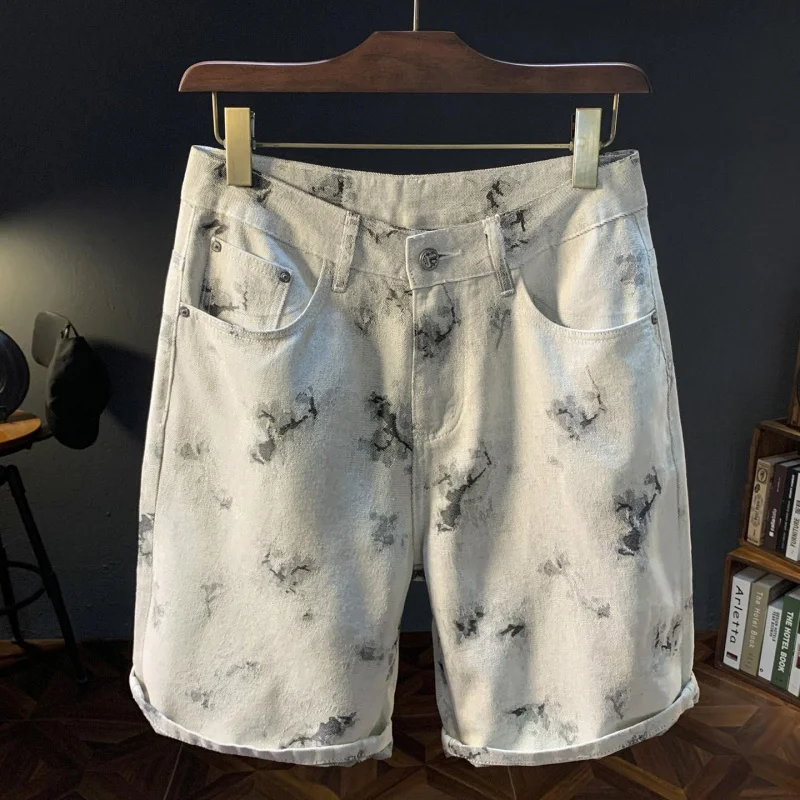 Loose-fit non-stretch denim shorts for summer 2026 with a unique jacquard pattern, relaxed five-point length cut, stylish casual
Loose-fit non-stretch denim shorts for summer 2026 with a unique jacquard pattern, relaxed five-point length cut, stylish casual