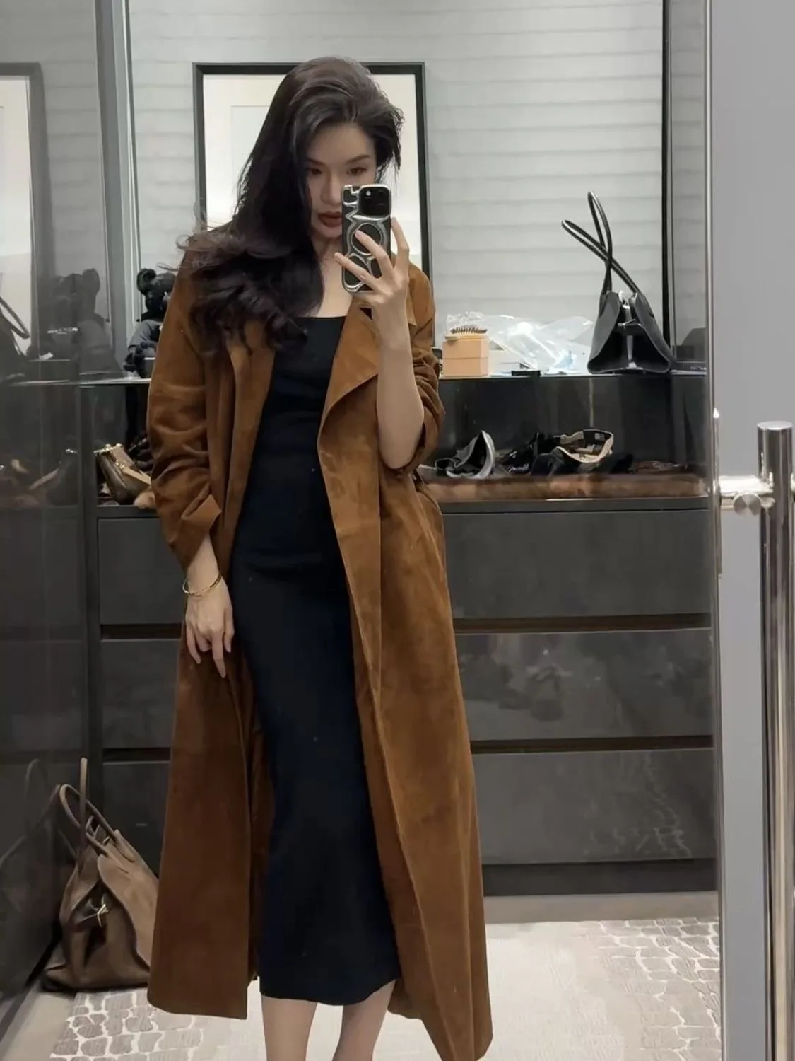 Long Suede Jacket Shoulder Drape Suit Collar Women's Fashion Casual Style Autumn New Arrival High-End Feelings Outerwear
Long Suede Jacket Shoulder Drape Suit Collar Women's Fashion Casual Style Autumn New Arrival High-End Feelings Outerwear