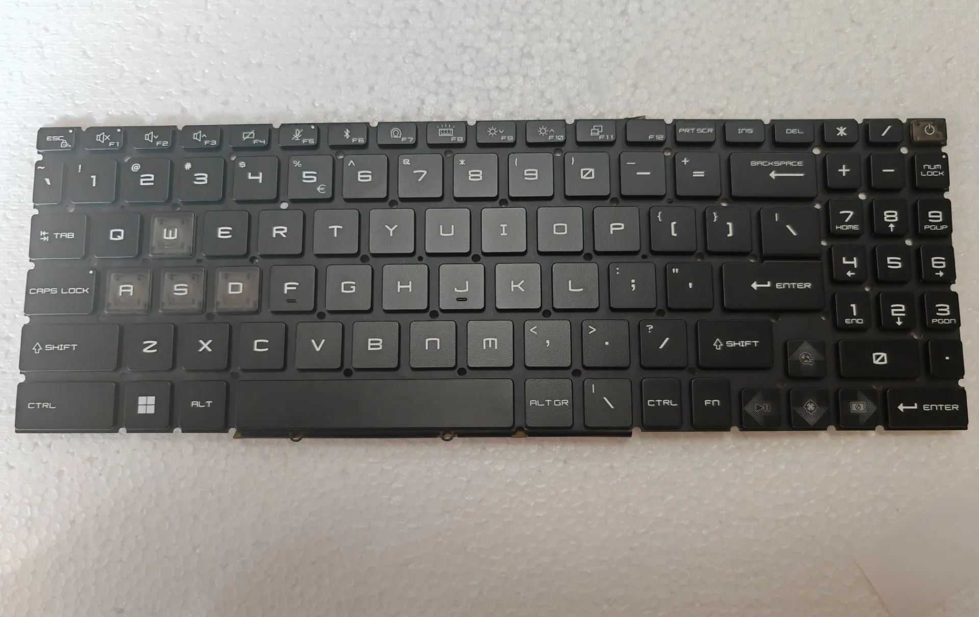 Клавиатура для ноутбука MSI Raider GE78 HX 14V 14VFG 14VGG 14VHG 14VIG с RGB-подсветкой
Клавиатура для ноутбука MSI Raider GE78 HX 14V 14VFG 14VGG 14VHG 14VIG с RGB-подсветкой