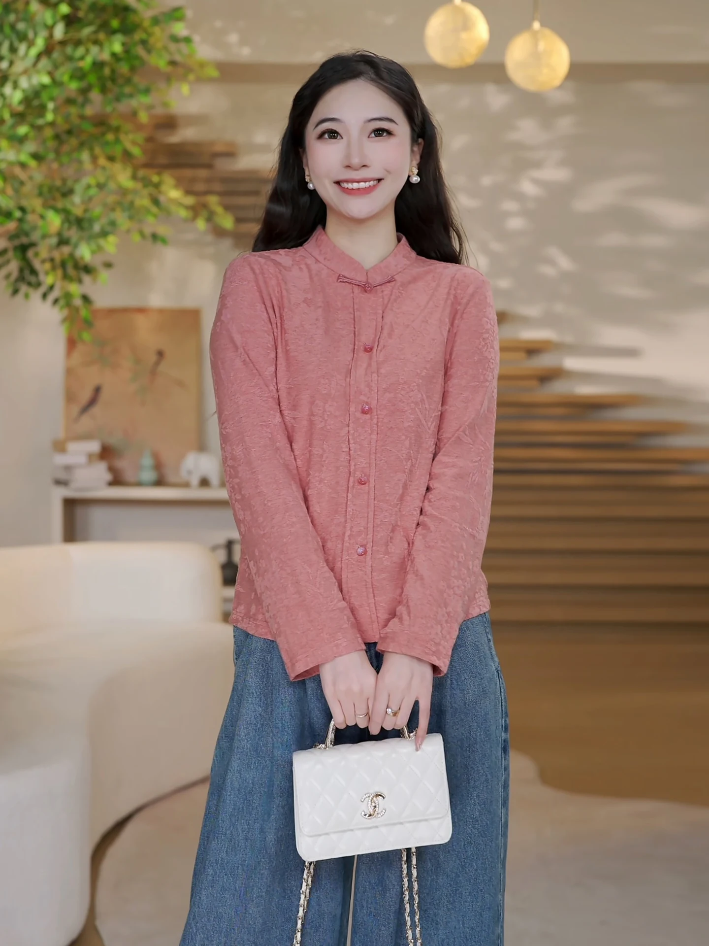 Новая весенняя женская вязаная шерстяная кофта с вышивкой, комфортная, свободного кроя, с длинным рукавом, премиум-класса, омолаживающая образ
Новая весенняя женская вязаная шерстяная кофта с вышивкой, комфортная, свободного кроя, с длинным рукавом, премиум-класса, омолаживающая образ