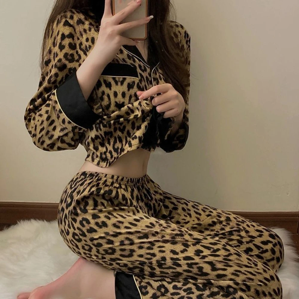 Elegant Loose-fit Leopard Pajamas Set Nightwear Pocket Homewear Suit Women Outer Wear Luxury Sleepwear Cardigan Girls
Elegant Loose-fit Leopard Pajamas Set Nightwear Pocket Homewear Suit Women Outer Wear Luxury Sleepwear Cardigan Girls