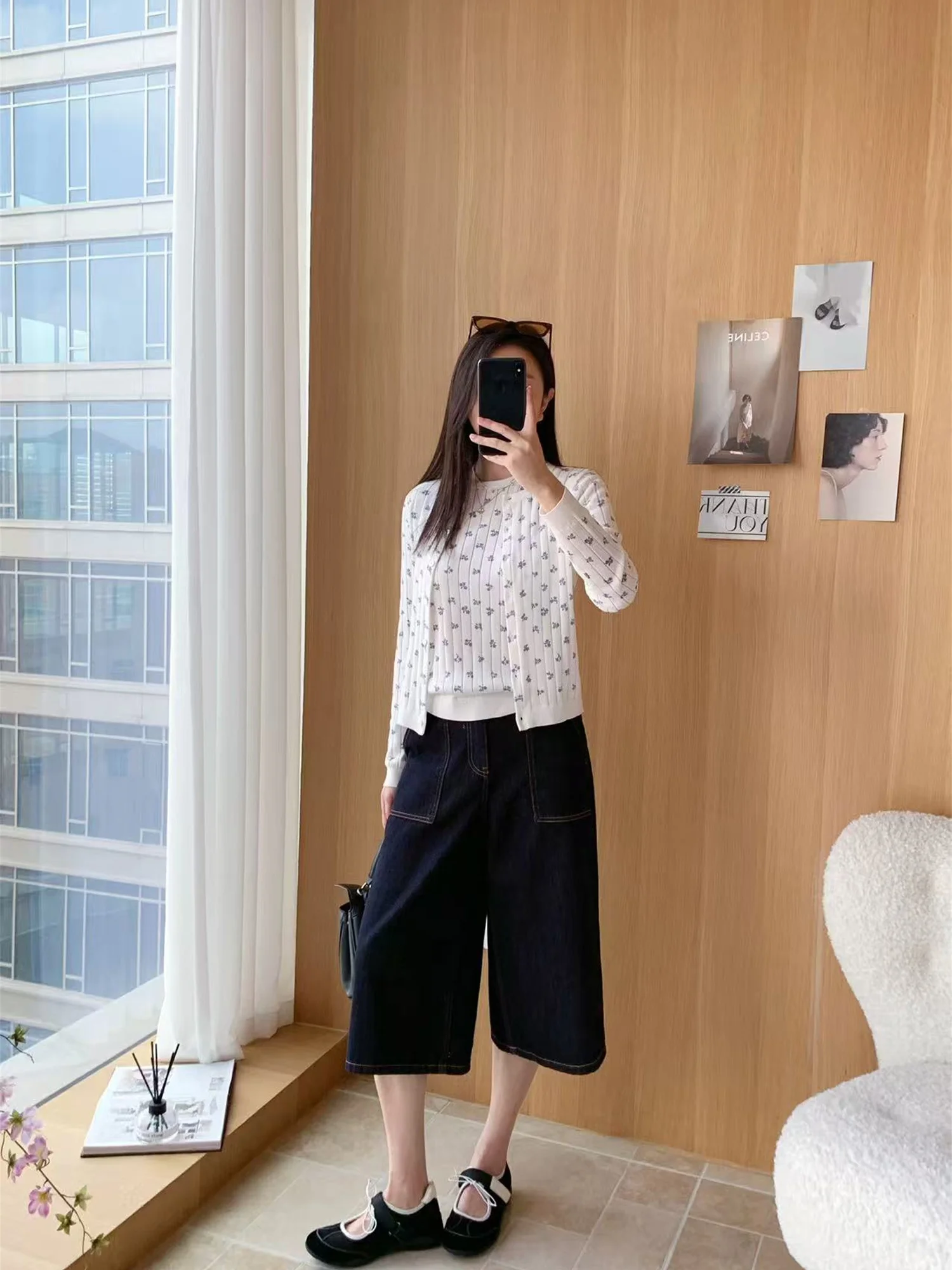 Flipped Gentle Healing Blue Flower Long Velvet Cotton Knitted Short Sleeve Open Cardigan Casual Style Pure Cotton round Neck ...
Flipped Gentle Healing Blue Flower Long Velvet Cotton Knitted Short Sleeve Open Cardigan Casual Style Pure Cotton round Neck ...