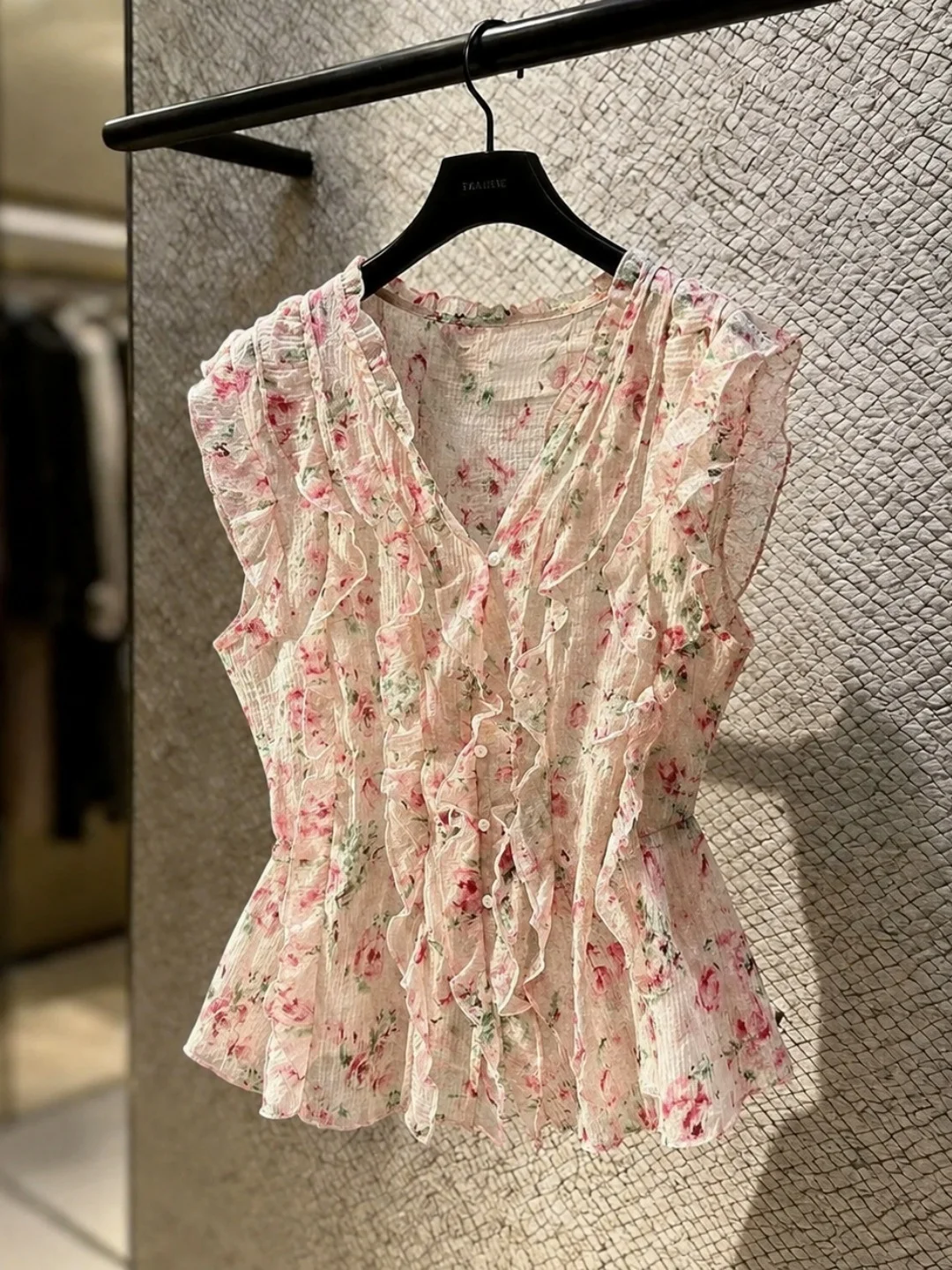Gentle Summer Floral Lace Sleeveless Vest Korean Style Slimming Ageless Fashion Top Women's plus Size Inner Wear V-Neck Short...
Gentle Summer Floral Lace Sleeveless Vest Korean Style Slimming Ageless Fashion Top Women's plus Size Inner Wear V-Neck Short...