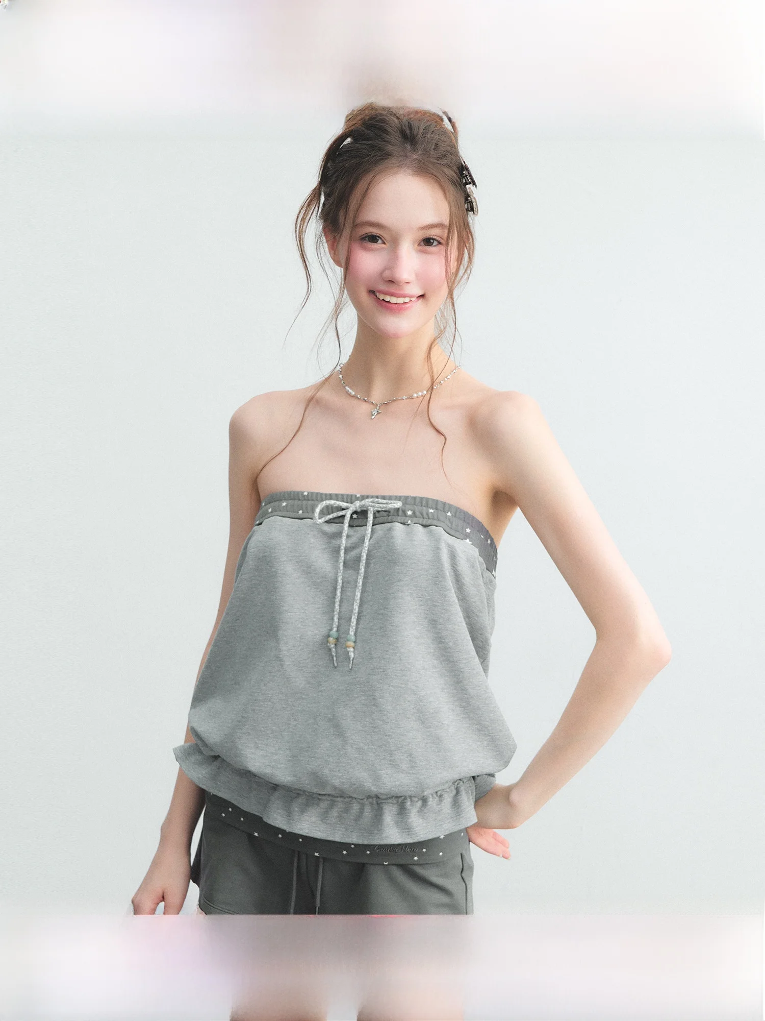 Guukahero Grey One-Shoulder Crop Top Women's Cool Sweet Style Beaded Vest Star Splicing Strap Original Design Short Length
Guukahero Grey One-Shoulder Crop Top Women's Cool Sweet Style Beaded Vest Star Splicing Strap Original Design Short Length