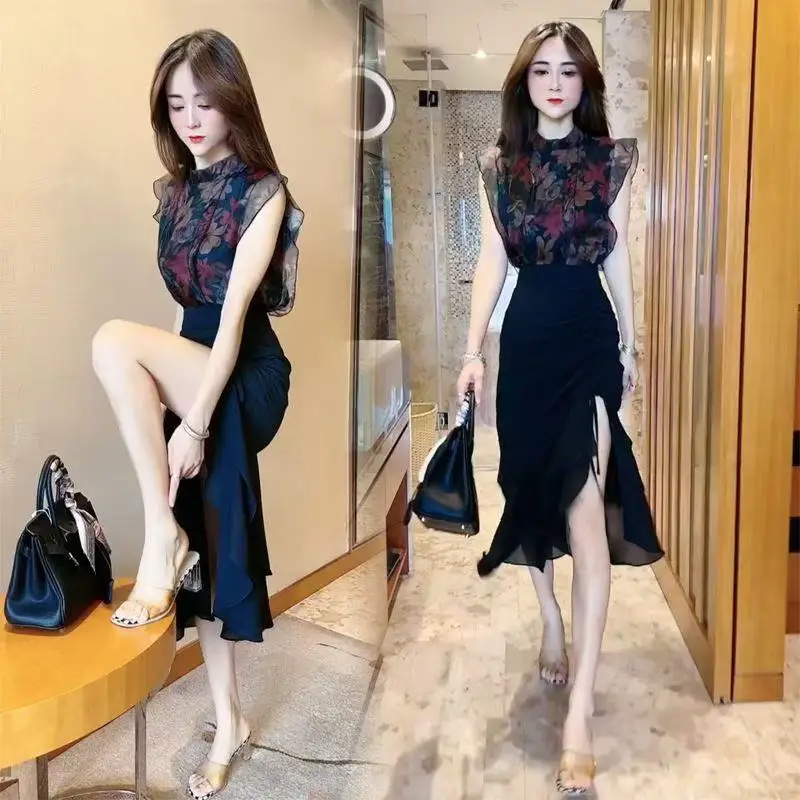 2 PCS Vintage Female Outfits Midi Printing Slit Women's Two Piece Set Party Skirt Clothing 2025 new hot Trend Matching Sets
2 PCS Vintage Female Outfits Midi Printing Slit Women's Two Piece Set Party Skirt Clothing 2025 new hot Trend Matching Sets