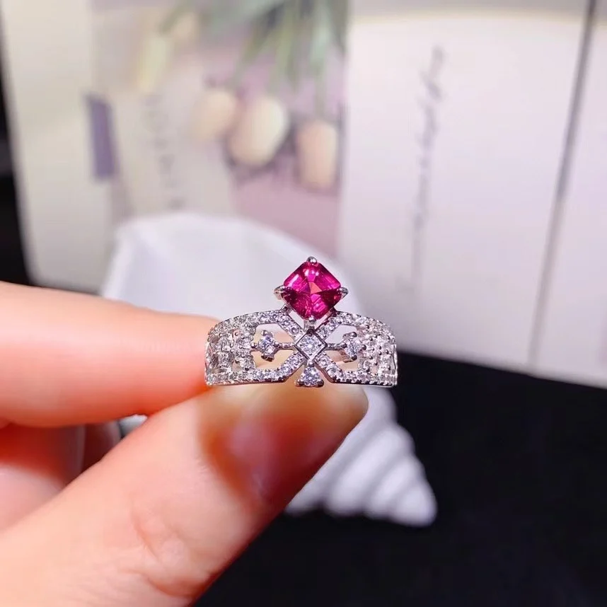 Luxury 925 Silver Crown Ring 5mm Natural Pyrope Garner Ring 18K White Gold Plated Silver Genuine Garnet Jewelry
Luxury 925 Silver Crown Ring 5mm Natural Pyrope Garner Ring 18K White Gold Plated Silver Genuine Garnet Jewelry