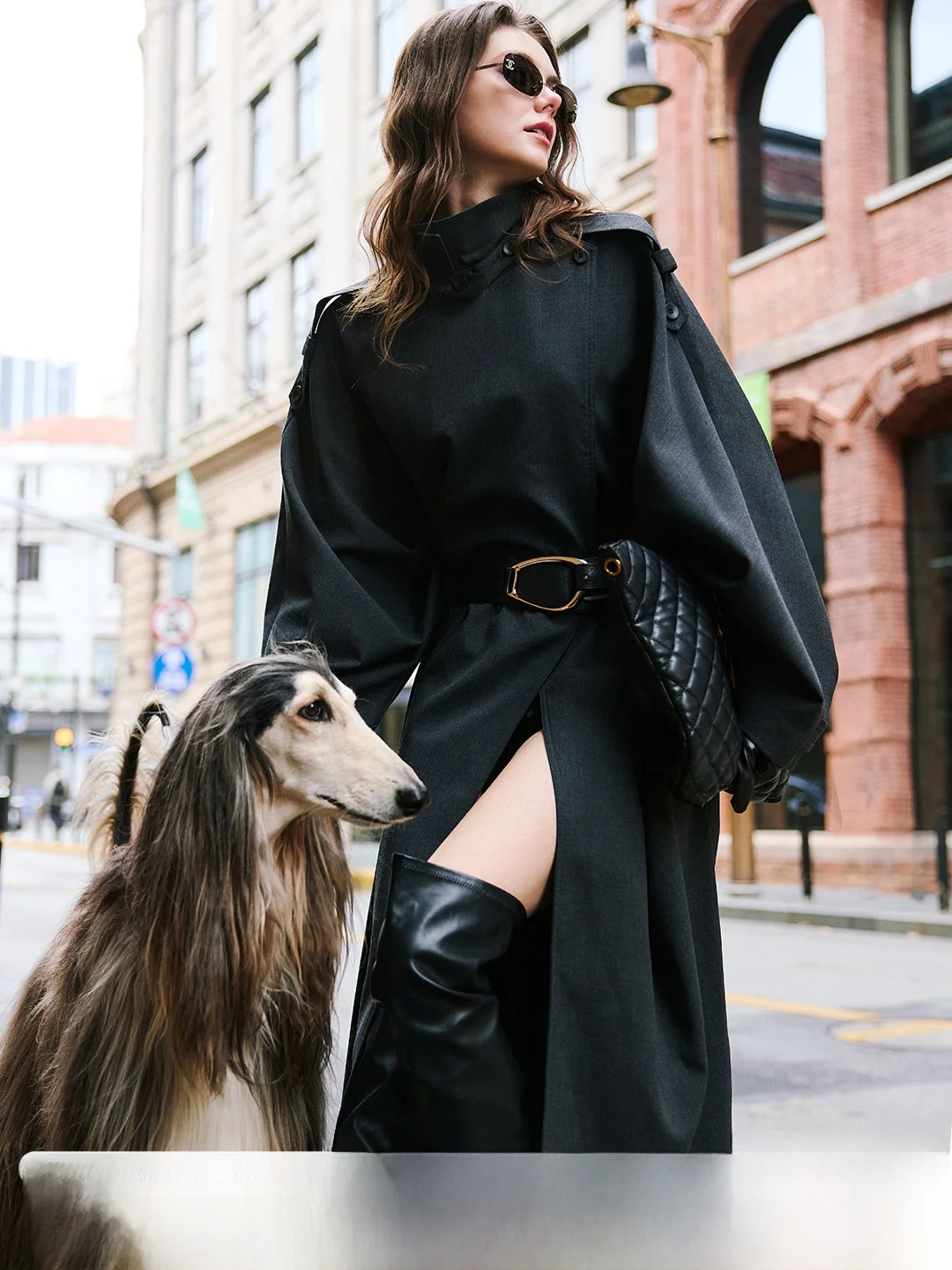 Luna7xi Long Oversized Coat Women's Loose Drapey Coat with Turn-down Collar Commuter Friendly Korean Style Windbreaker
Luna7xi Long Oversized Coat Women's Loose Drapey Coat with Turn-down Collar Commuter Friendly Korean Style Windbreaker