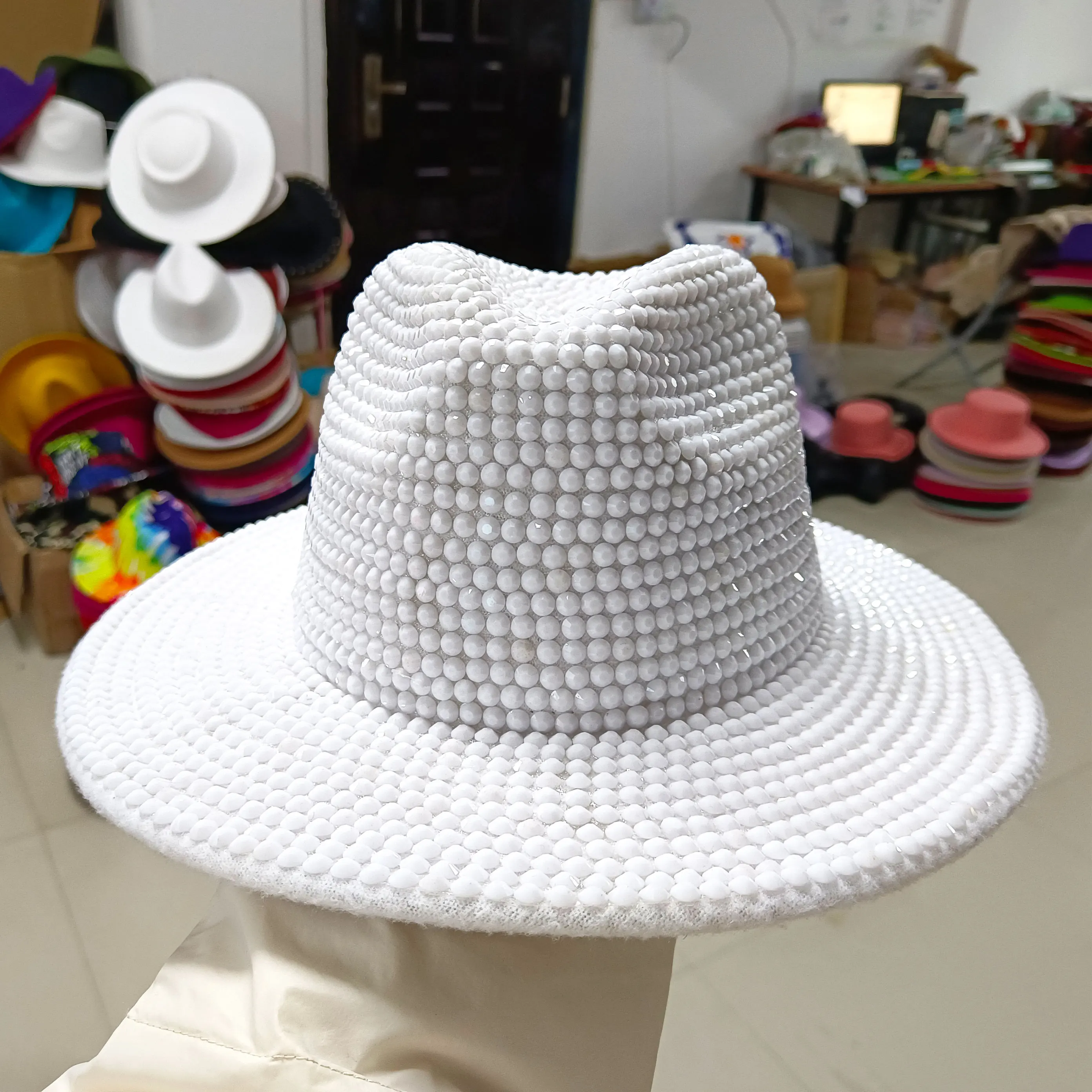 Stage Outdoor Bright Diamond Flash Diamond Fisherman's Hat Women's New Handmade Rhinestone Full Diamond Hat Men's and Women's
Stage Outdoor Bright Diamond Flash Diamond Fisherman's Hat Women's New Handmade Rhinestone Full Diamond Hat Men's and Women's