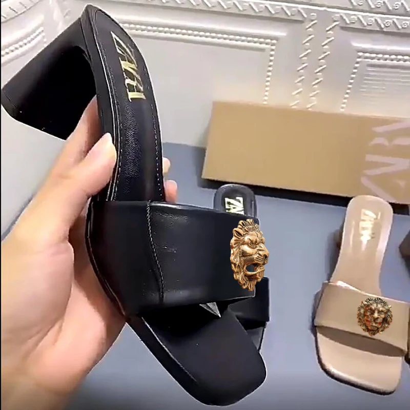 New women's slippers summer square toe sandals thick slingback high heels women wear large size leather slippers brand slippers
New women's slippers summer square toe sandals thick slingback high heels women wear large size leather slippers brand slippers