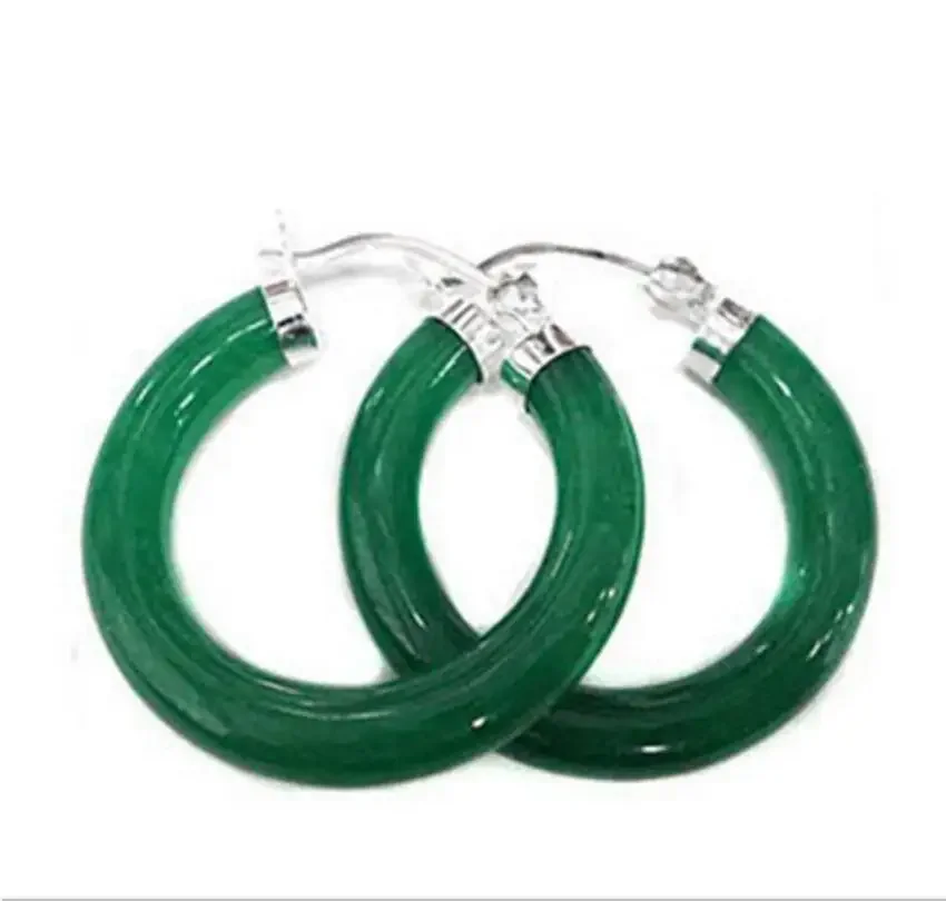 lady's beautiful round green Natural Stoneearrings
lady's beautiful round green Natural Stoneearrings