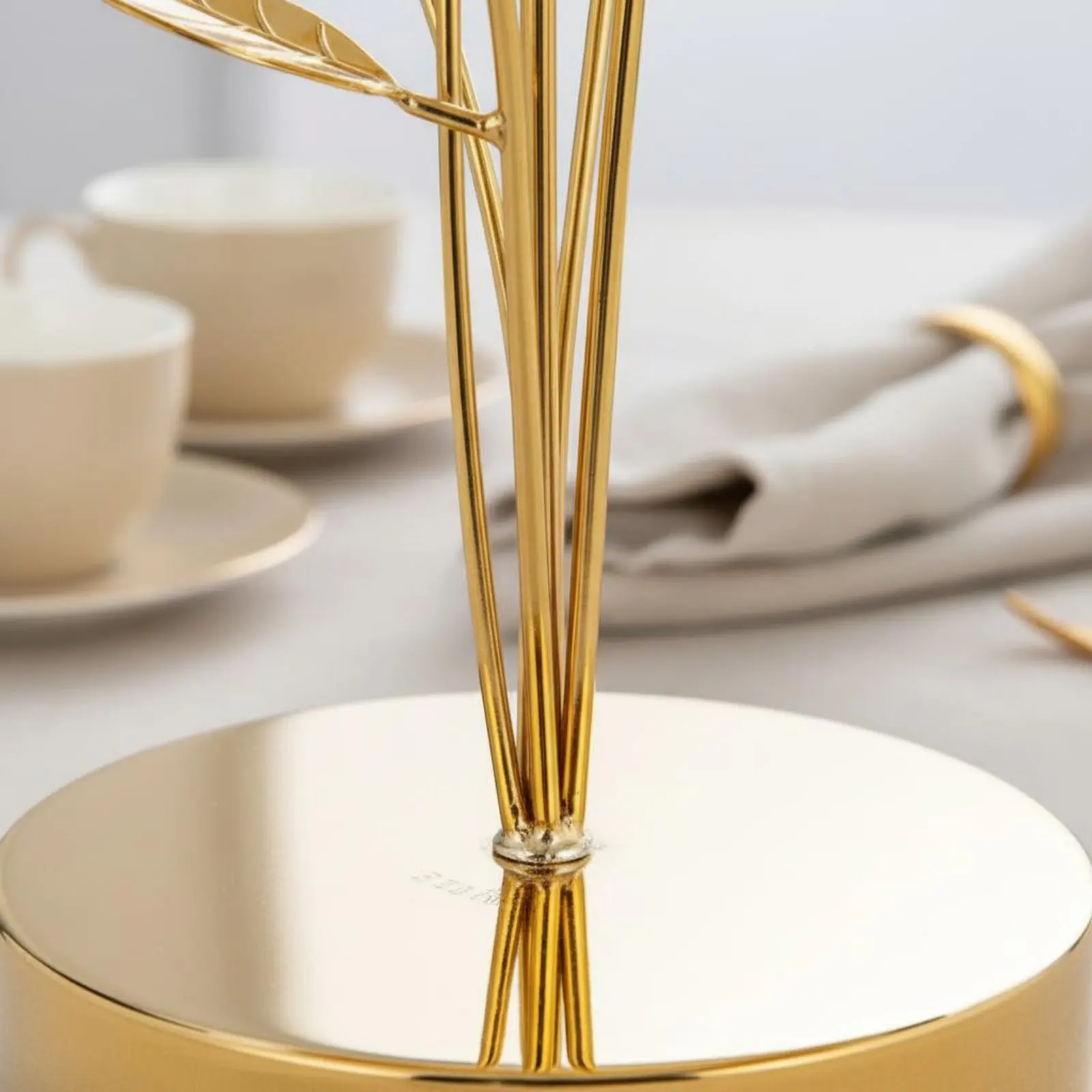 8-Cup Dessert Stand Space Saving Metal Dessert Stand Cupcake Display Rack Sturdy Tableware Party Decoration for Afternoon Tea
8-Cup Dessert Stand Space Saving Metal Dessert Stand Cupcake Display Rack Sturdy Tableware Party Decoration for Afternoon Tea