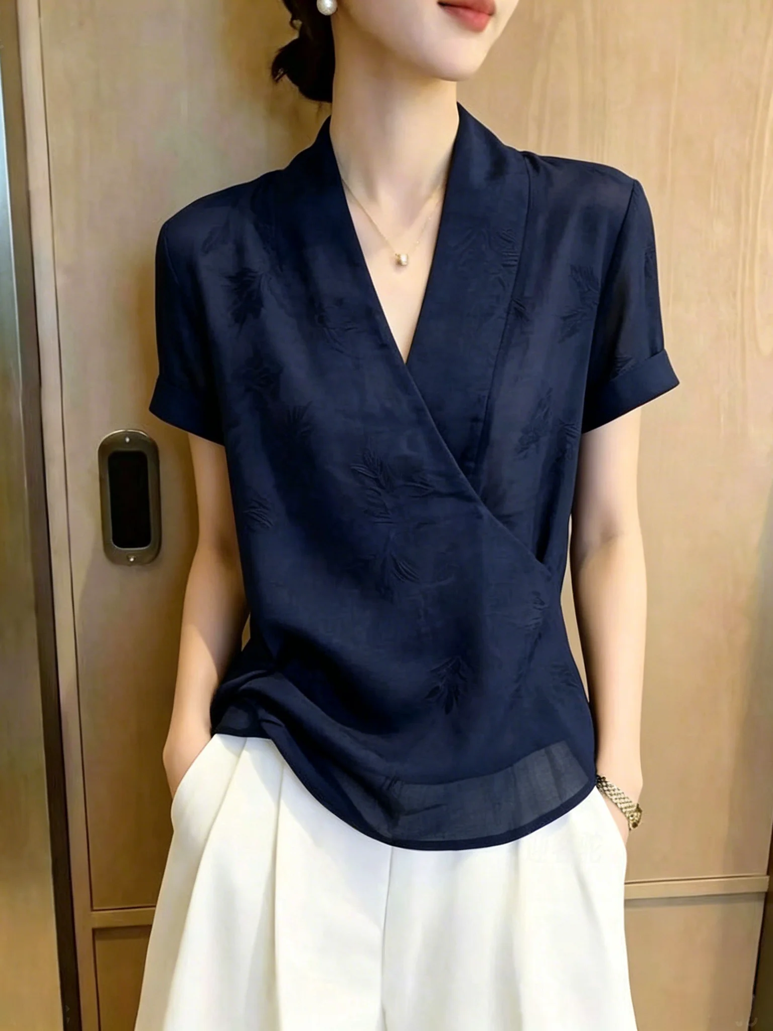 Slimming Effect V-Neck Cross Design Thin Short Sleeve Women's Shirt Commute Style Korean Design Summer Fashion Ladies' Blouse
Slimming Effect V-Neck Cross Design Thin Short Sleeve Women's Shirt Commute Style Korean Design Summer Fashion Ladies' Blouse