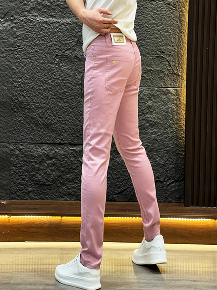 Летние тонкие эластичные мужские джинсы прямого кроя, модные европейские, легкие, повседневные, средней высоты посадки, длинные брюки
Летние тонкие эластичные мужские джинсы прямого кроя, модные европейские, легкие, повседневные, средней высоты посадки, длинные брюки