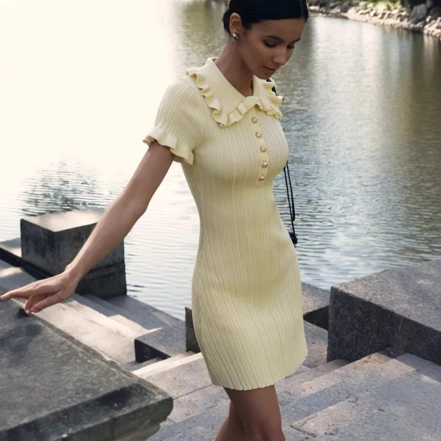 【New style】Ruffled European and American dress summer retro French European and American - 2026 Hepburn style tight-fitting kni
【New style】Ruffled European and American dress summer retro French European and American - 2026 Hepburn style tight-fitting kni