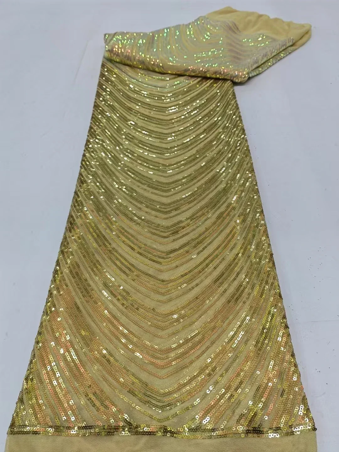 New Arrival Sequins Gold African Lace Fabric For Party 2025 High Quality Nigerian French Sequins Lace Fabric For Dress KJL2502
New Arrival Sequins Gold African Lace Fabric For Party 2025 High Quality Nigerian French Sequins Lace Fabric For Dress KJL2502