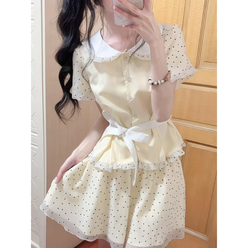Sweet and creamy polka dot French doll neck short sleeved top with tie up cute high waisted cake skirt two-piece set
Sweet and creamy polka dot French doll neck short sleeved top with tie up cute high waisted cake skirt two-piece set