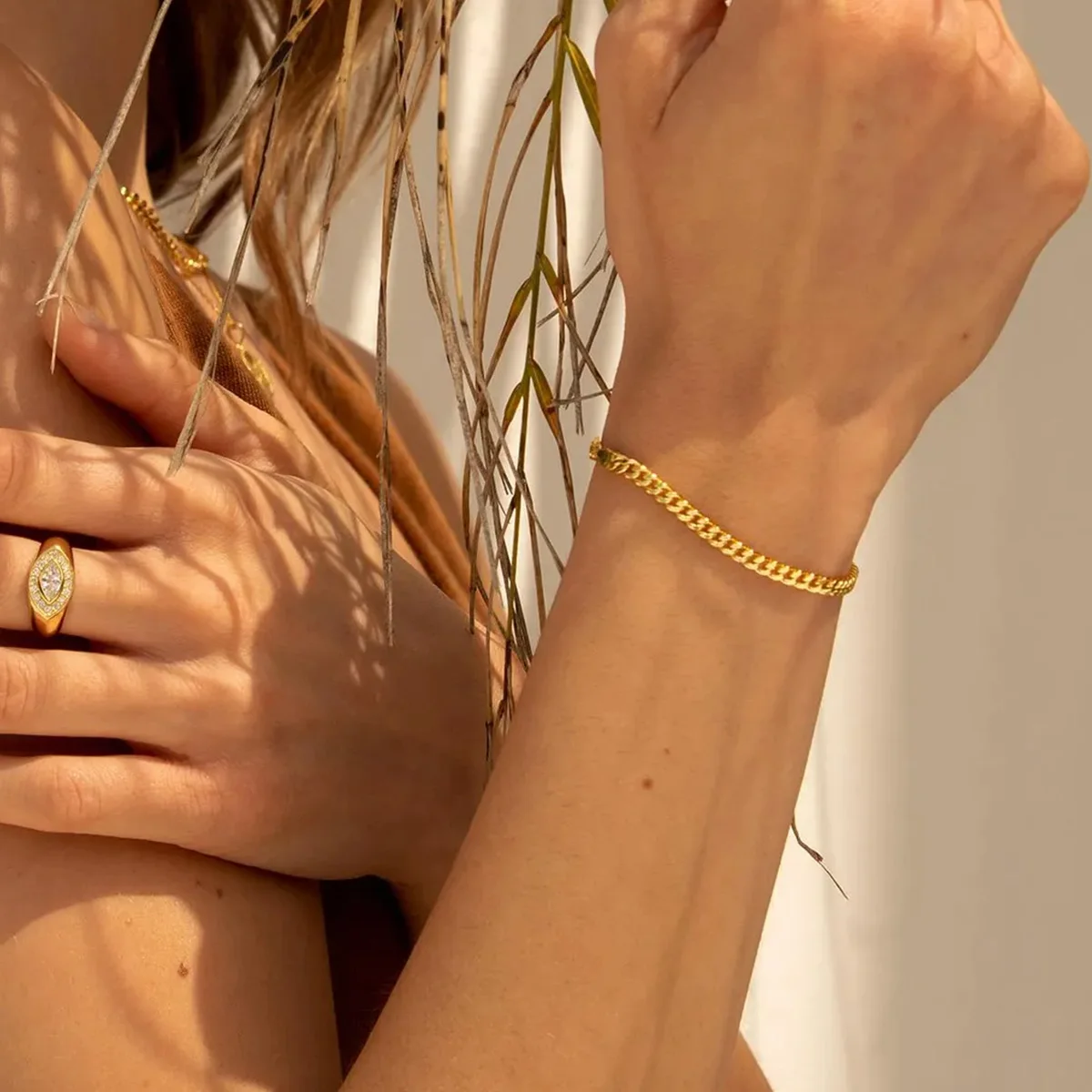 5mm Cuban Bracelets For Women Waterproof Gold Color Stainless Steel Cuban Chain Bracelet Femme Couple Jewelry bijoux femmes
5mm Cuban Bracelets For Women Waterproof Gold Color Stainless Steel Cuban Chain Bracelet Femme Couple Jewelry bijoux femmes 