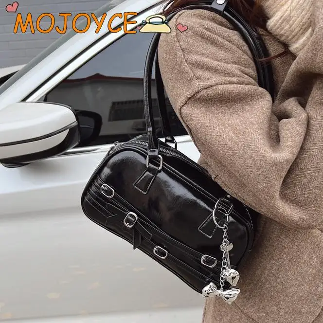 Korean Version Women Boston Bag Retro PU Leather Bow Shoulder Bag Large Capacity Trendy Handbag Solid Classic Zipper Pillow Bags
Korean Version Women Boston Bag Retro PU Leather Bow Shoulder Bag Large Capacity Trendy Handbag Solid Classic Zipper Pillow Bags