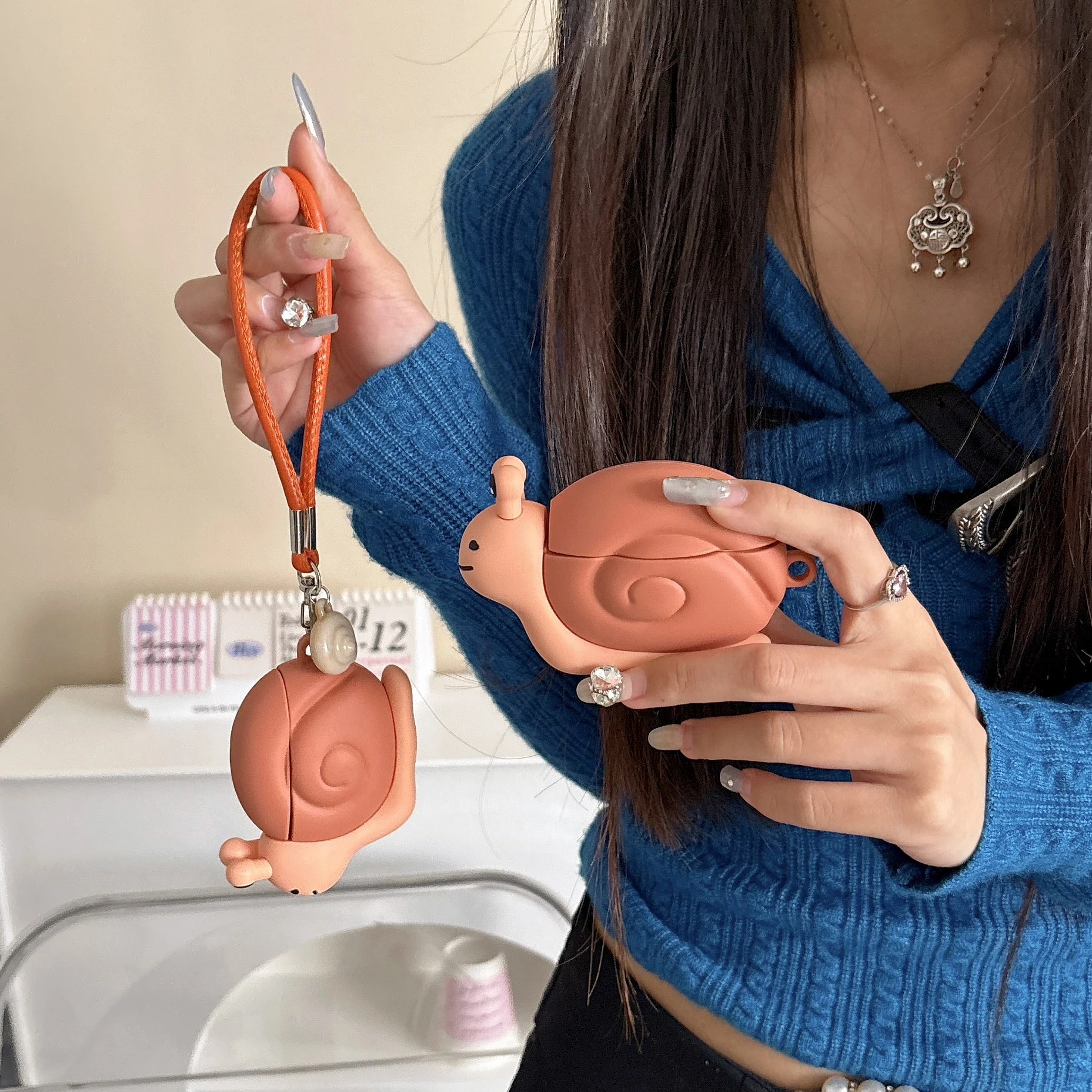 Защитные чехлы для наушников с 3D мультяшным милым улиткой для Apple AirPods 4 3 2 1, чехол для наушников в подарок с подвеской
Защитные чехлы для наушников с 3D мультяшным милым улиткой для Apple AirPods 4 3 2 1, чехол для наушников в подарок с подвеской