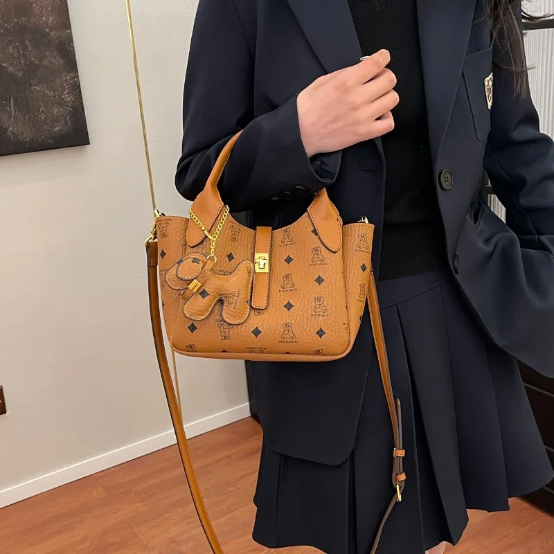 High-End Vintage Solid Color Shopper Bag For Women Luxury Leather Crossbody Purse Designer Messenger
High-End Vintage Solid Color Shopper Bag For Women Luxury Leather Crossbody Purse Designer Messenger