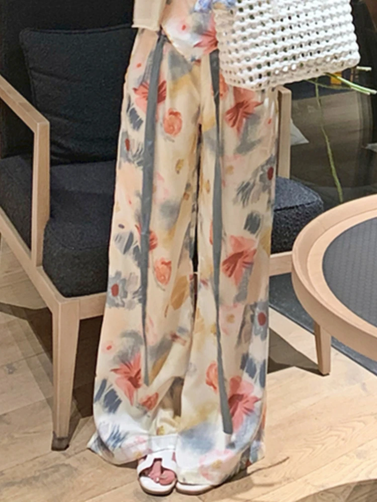 Floral Print Wide Leg Pants Women Chiffon Korean Style Vintage Baggy Pants Female Elastic Band Fashion Elegant Pants 2023 Summer
Floral Print Wide Leg Pants Women Chiffon Korean Style Vintage Baggy Pants Female Elastic Band Fashion Elegant Pants 2023 Summer