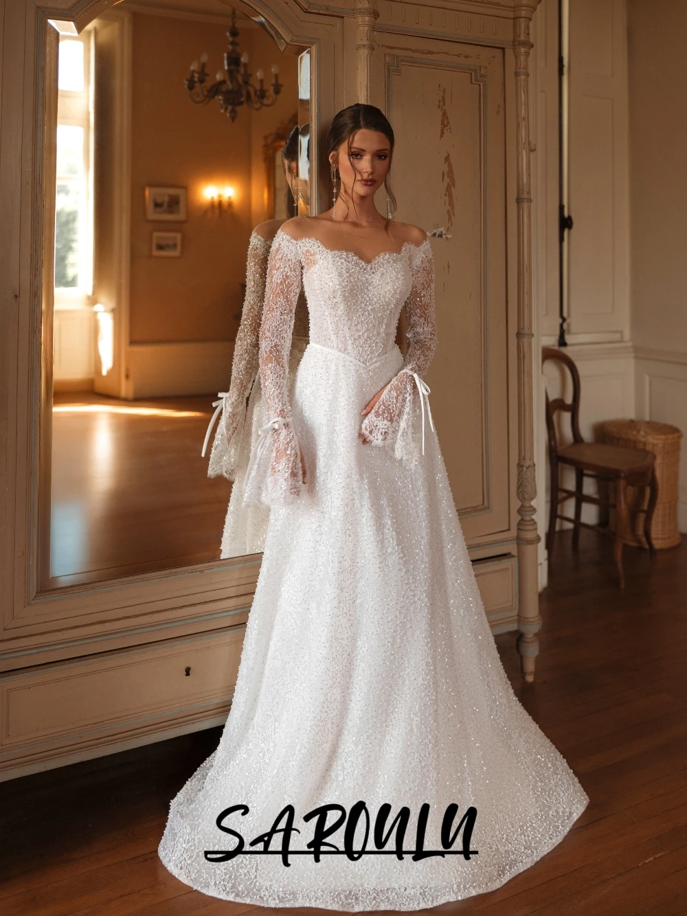 Statement Flare Sleeves Pearls Wedding Dress Romantic A Line Dazzling O Neckline Intricately Lace Customized Bridal Gown
Statement Flare Sleeves Pearls Wedding Dress Romantic A Line Dazzling O Neckline Intricately Lace Customized Bridal Gown