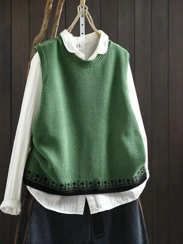 Retro Japanese Style Knitted Vest Top White Shirt Match Denim Skirt Trendy Women's Soft Loose Fit round Neck Sweater
Retro Japanese Style Knitted Vest Top White Shirt Match Denim Skirt Trendy Women's Soft Loose Fit round Neck Sweater