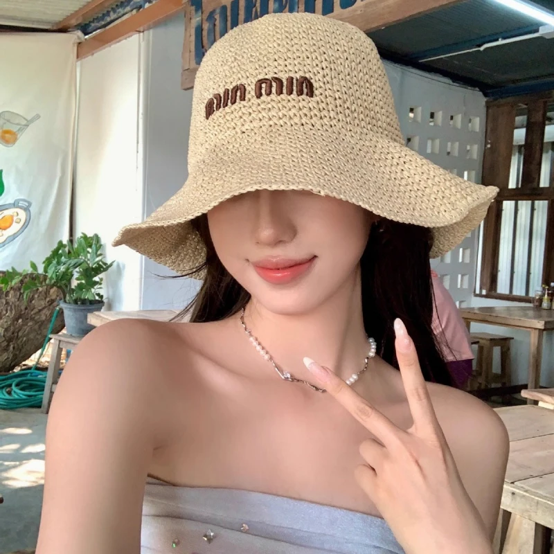 Korean-style lettered straw hat, new versatile design for large head sizes, makes the face look smaller, sun hat, beach hat
Korean-style lettered straw hat, new versatile design for large head sizes, makes the face look smaller, sun hat, beach hat