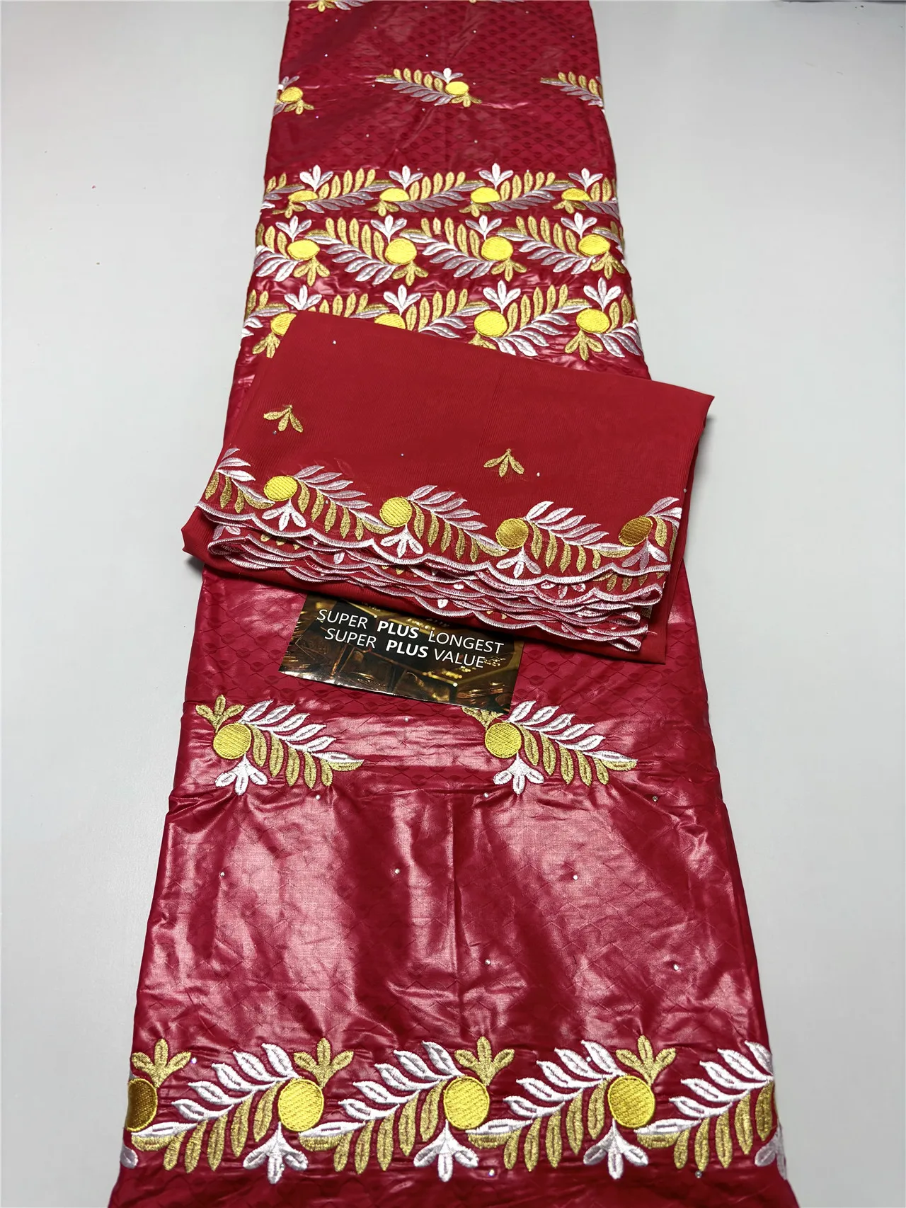 5 + 2 ярда, 100% хлопок, африканский жаккардовый платок для бассейна, ткань Bazin Riche Brode для мужчин или женщин, материал одежды, свадебная вечеринка 15A69
5 + 2 ярда, 100% хлопок, африканский жаккардовый платок для бассейна, ткань Bazin Riche Brode для мужчин или женщин, материал одежды, свадебная вечеринка 15A69