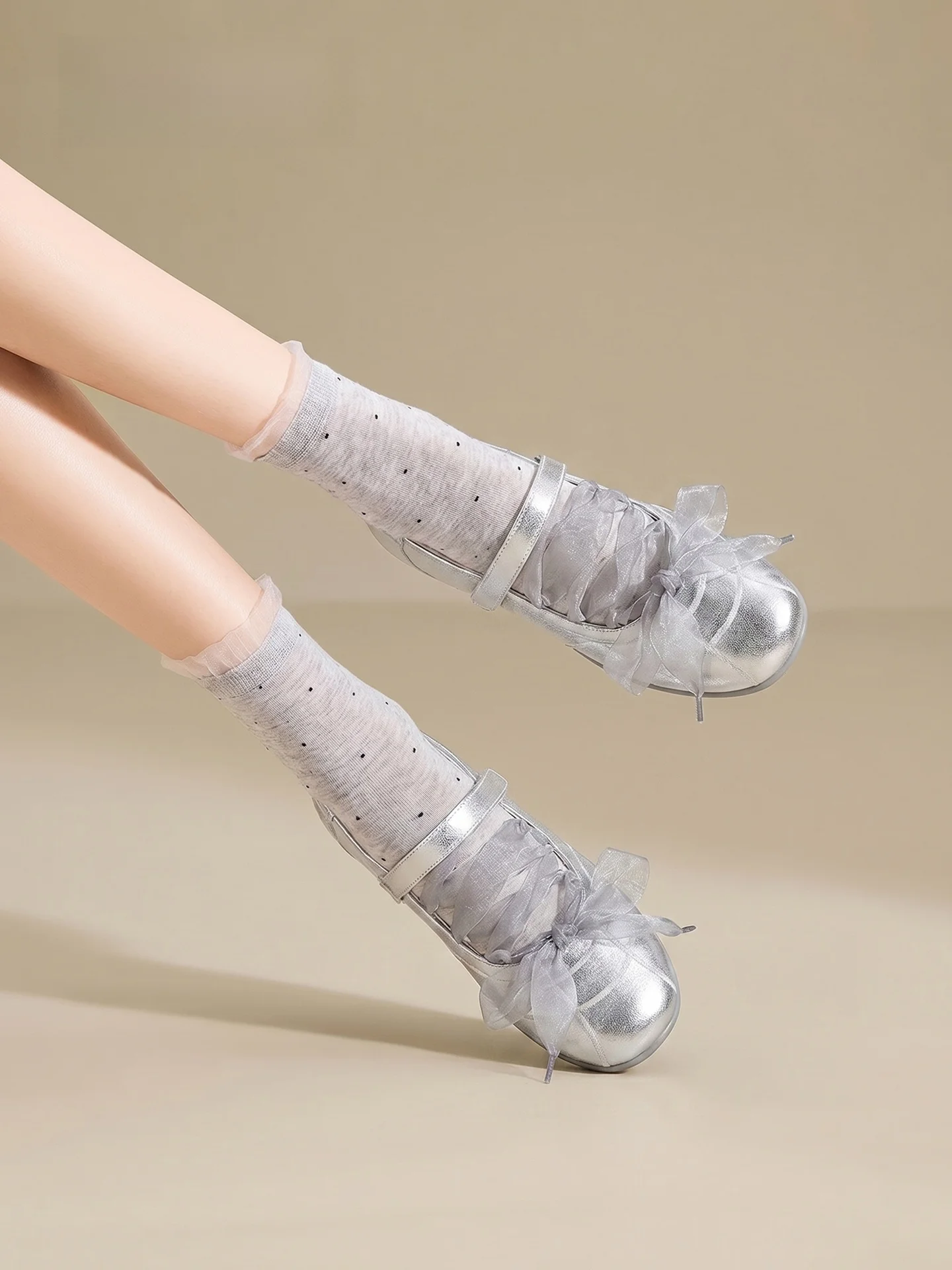 Silver Sports Ballet Mary Jane Shoes Women's 2026 New Summer Outdoor Casual Cool Single Shoes Match Skirts Fashionable Flat H...
Silver Sports Ballet Mary Jane Shoes Women's 2026 New Summer Outdoor Casual Cool Single Shoes Match Skirts Fashionable Flat H...