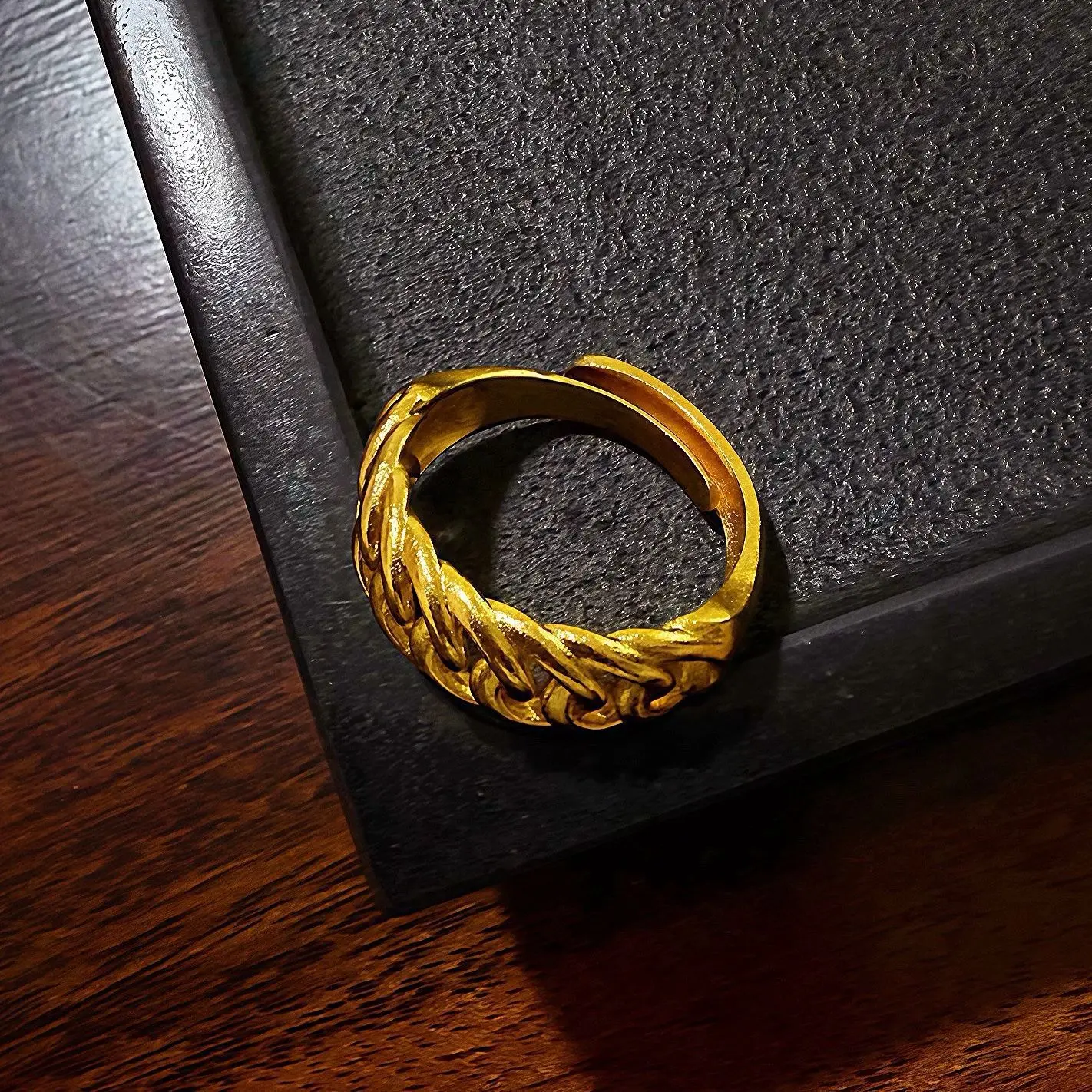 Luxury 24K 9999 Pure Gold real gold women's men's Ring-locked boss ring opening twist ring
Luxury 24K 9999 Pure Gold real gold women's men's Ring-locked boss ring opening twist ring