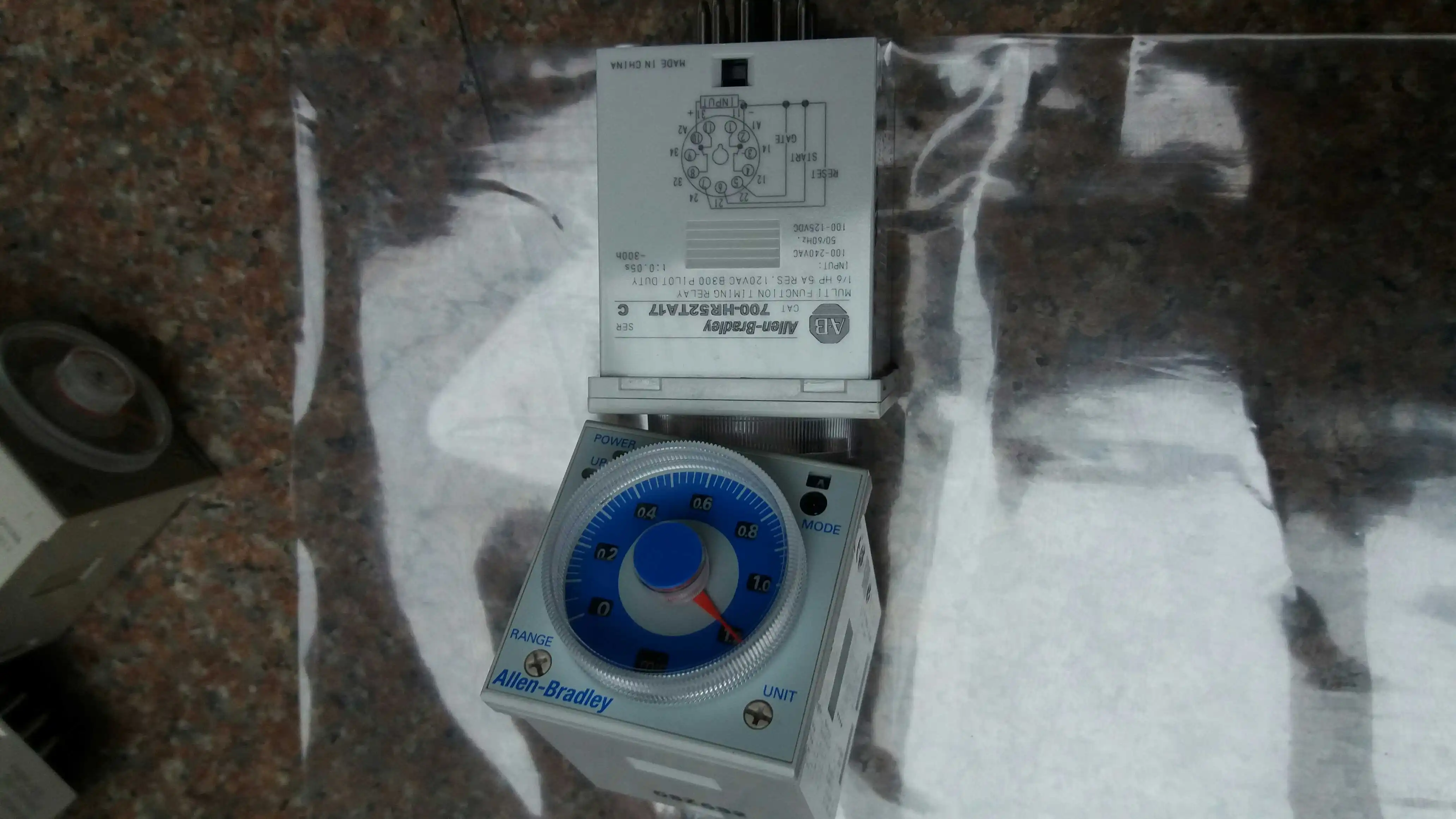 AB Allen-Bradley 700-HR52TA17 AB 10PCS
AB Allen-Bradley 700-HR52TA17 AB 10PCS