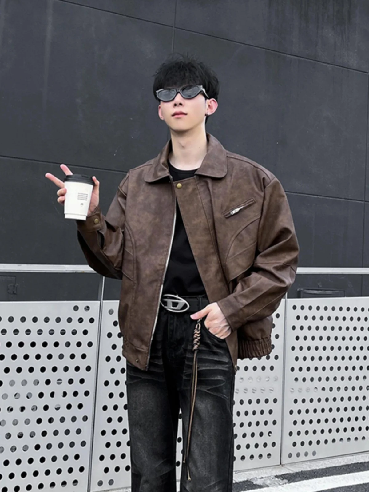 Brown Dyed Pu Leather Jaet Men's Autumn American High Street Motorcycle Sensation High-End ort Coat Youth Faion
Brown Dyed Pu Leather Jaet Men's Autumn American High Street Motorcycle Sensation High-End ort Coat Youth Faion